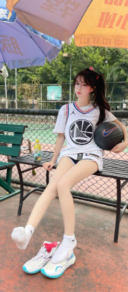 哈登82+12+12神迹激励青少年篮球梦